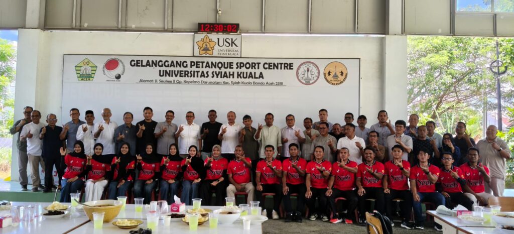 Pelepasan kontingen Petanque Aceh menuju Kejuaraan Nasional Petanque 2026 oleh Ketua Umum KONI Aceh, Saiful Bahri atau Pon Yaya, bersama pimpinan USK, pengurus FOPI Aceh, dan dosen JPOK FKIP USK.