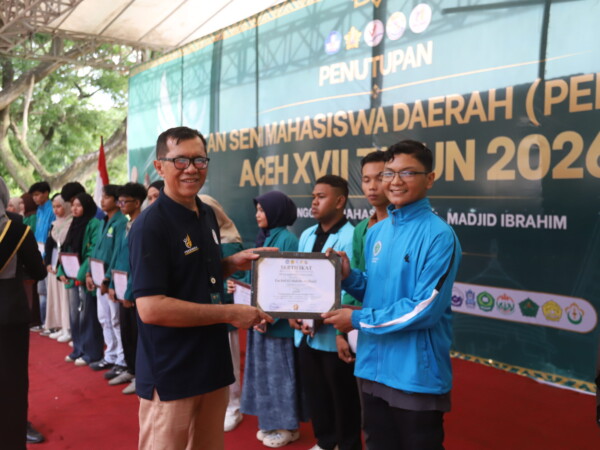 Penyerahan Sertifikat Pemenang